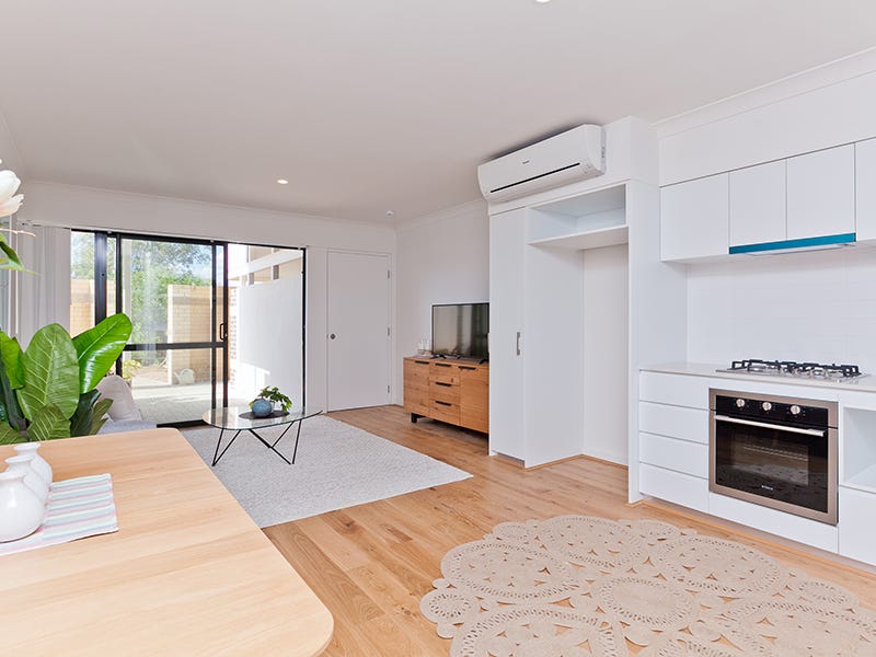 43/1 Glenariff Boulevard, CANNING VALE, WA 6155